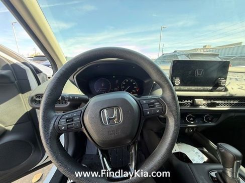 Used 2023 Honda HR-V LX image 7