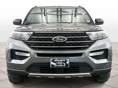 Certified 2022 Ford Explorer XLT w/ Equipment Group 202A image 3