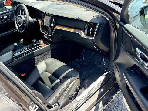 Used 2024 Volvo S60 B5 Plus w/ Climate Package AWD/4WD image 27