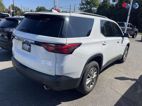 Used 2022 Chevrolet Traverse LT FWD image 6
