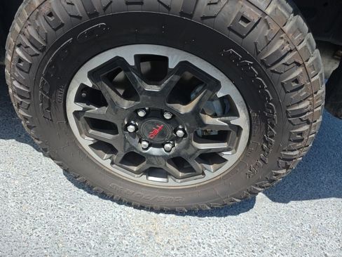 Used 2025 Toyota Tacoma TRD Off-Road AWD/4WD image 16