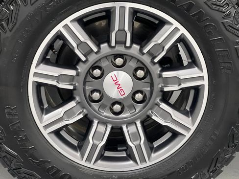 Used 2025 GMC Sierra 1500 AT4 AWD/4WD image 69