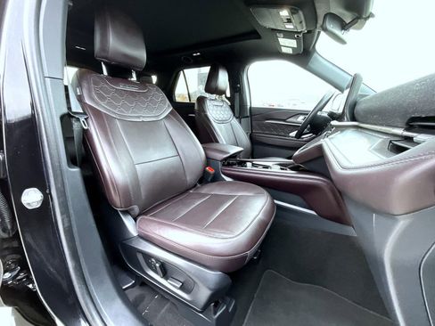 Used 2025 Ford Explorer Platinum w/ LUX Leather Package image 16