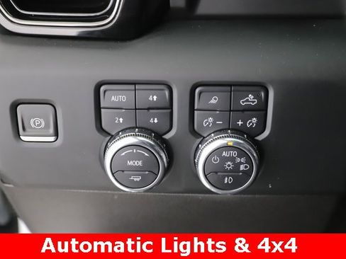 Used 2024 GMC Sierra 2500 AT4 w/ Technology Package image 21