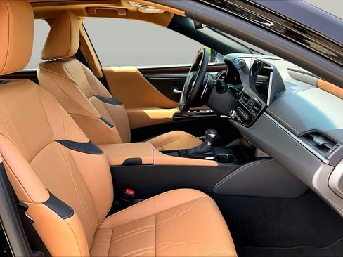 Used 2024 Lexus ES 350 w/ Technology Package FWD image 9