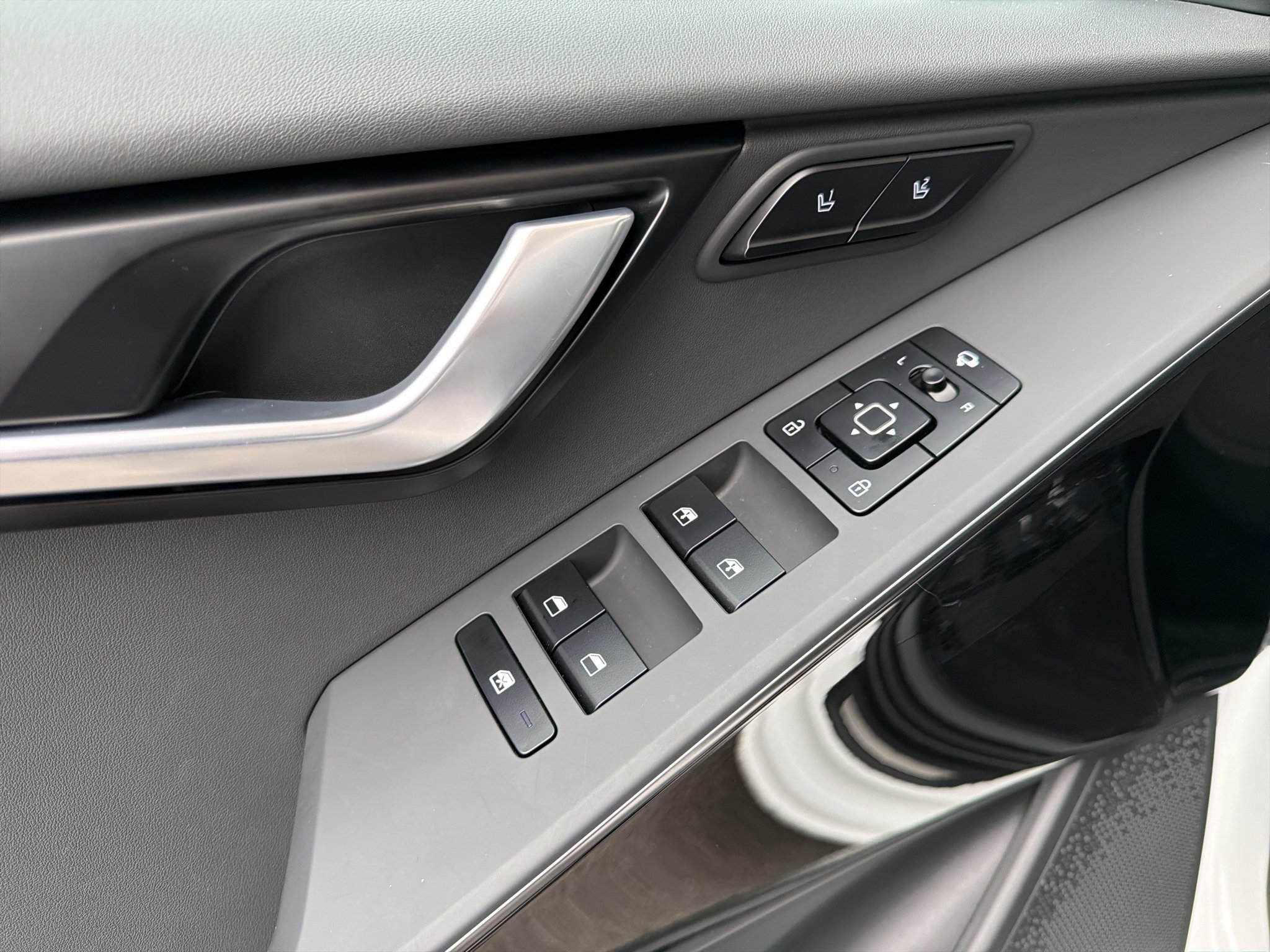 Certified 2023 Kia Niro Wave w/ Wave Preserve Package FWD image 19