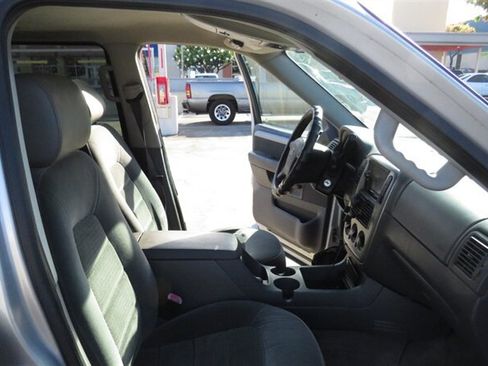 Used 2003 Ford Explorer XLT AWD/4WD image 13