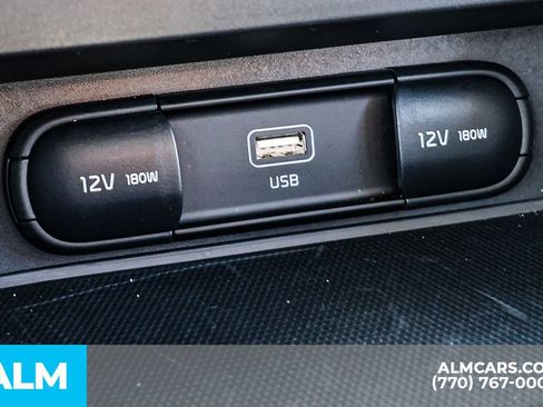 Used 2025 Kia Soul LX w/ LX Technology Package FWD image 40