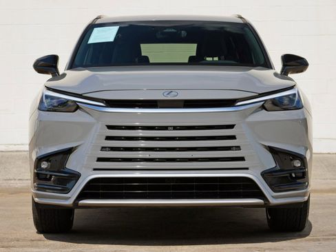 Used 2024 Lexus TX 500h AWD w/ Technology Package image 7