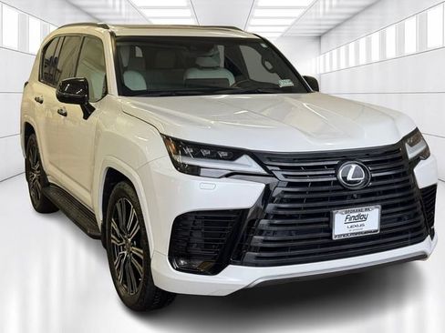 Certified 2022 Lexus LX 600 4WD w/ Luxury Package image 3