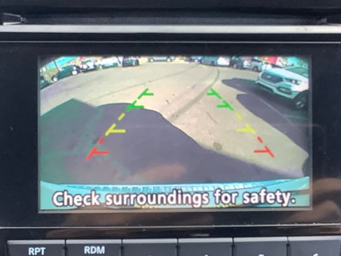 Used 2015 Nissan Rogue SV image 19