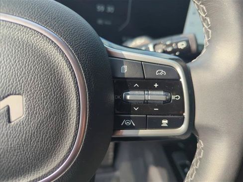 Used 2025 Kia Sorento SX FWD image 13