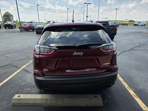 Used 2020 Jeep Cherokee Latitude Plus w/ Cold Weather Group FWD image 3