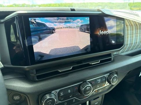 New 2026 Jeep Gladiator Sport AWD/4WD image 19
