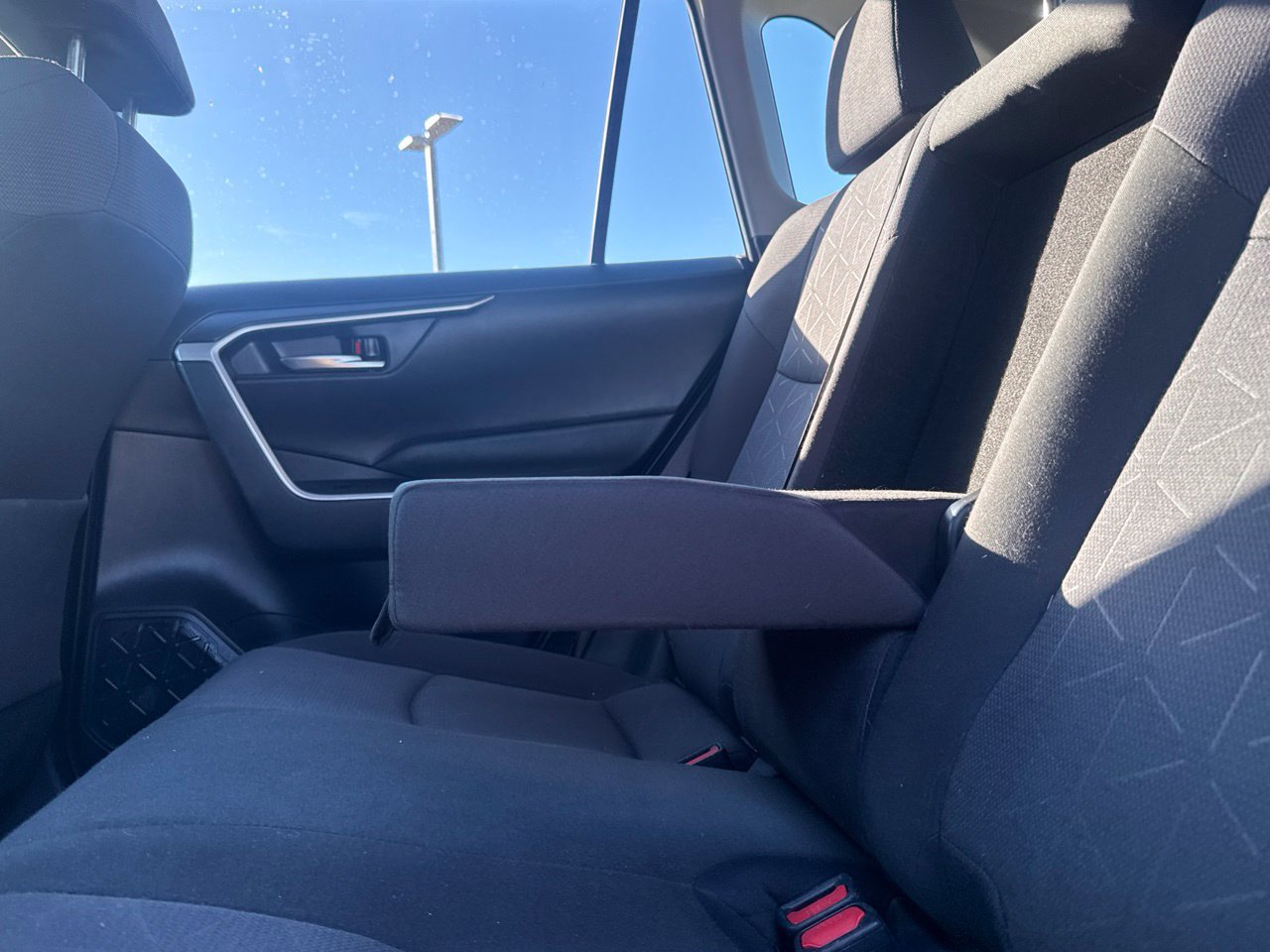 Used 2019 Toyota RAV4 XLE FWD image 40