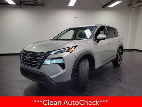Used 2025 Nissan Rogue SV FWD image 4