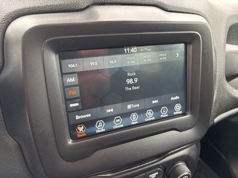 Used 2019 Jeep Renegade Limited w/ LED Lighting Group AWD/4WD image 21