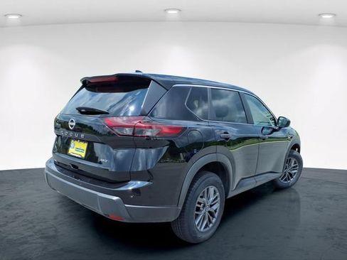 Used 2024 Nissan Rogue S AWD/4WD image 8