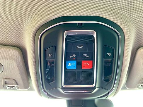 Used 2022 Jeep Grand Cherokee L Limited AWD/4WD image 46