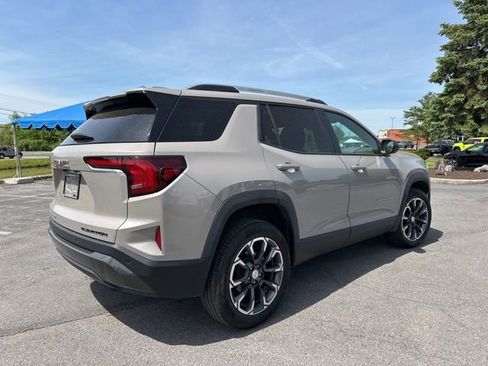 Used 2025 GMC Terrain Elevation w/ Elevation Premium Package AWD/4WD image 5