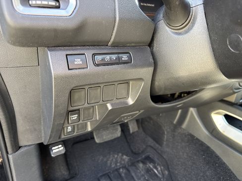 Used 2022 Nissan Frontier SV image 28