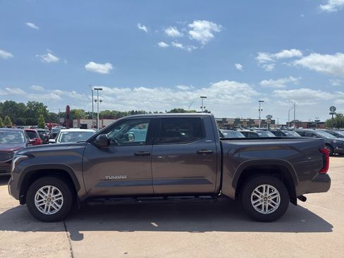 Used 2022 Toyota Tundra SR5 AWD/4WD image 5
