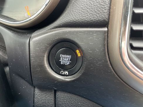 Used 2017 Jeep Grand Cherokee Laredo w/ Quick Order Package 23E image 22