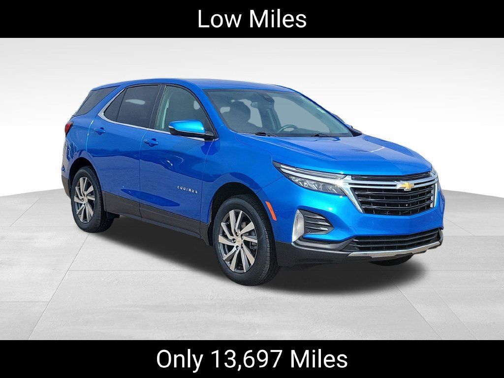 Used 2024 Chevrolet Equinox LT AWD/4WD image 2