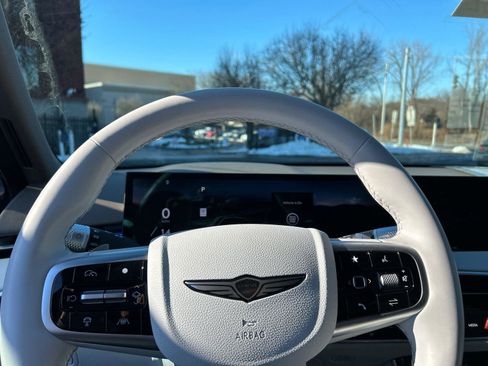 Used 2026 Genesis GV70 2.5T Advanced image 12