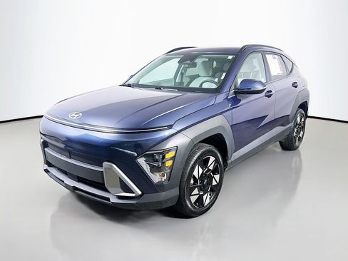 Used 2024 Hyundai Kona SEL AWD/4WD image 3