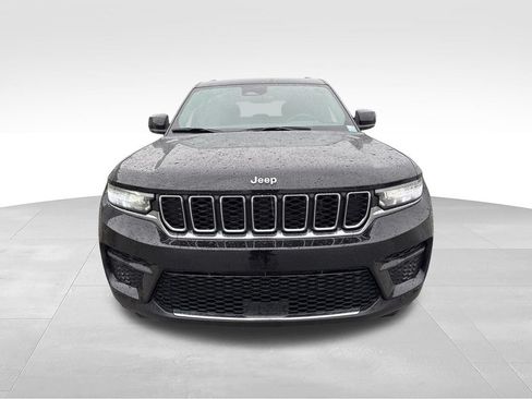 Used 2025 Jeep Grand Cherokee Laredo AWD/4WD image 2