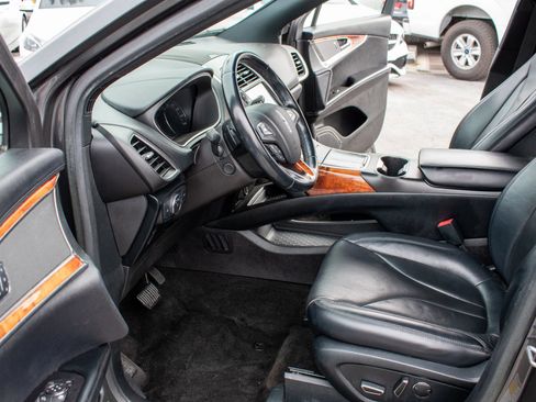 Used 2018 Lincoln MKX Reserve image 15