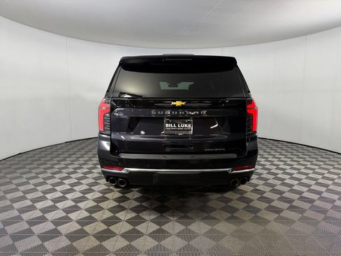 Used 2026 Chevrolet Suburban Premier AWD/4WD image 8