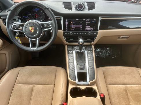 Used 2021 Porsche Macan image 13