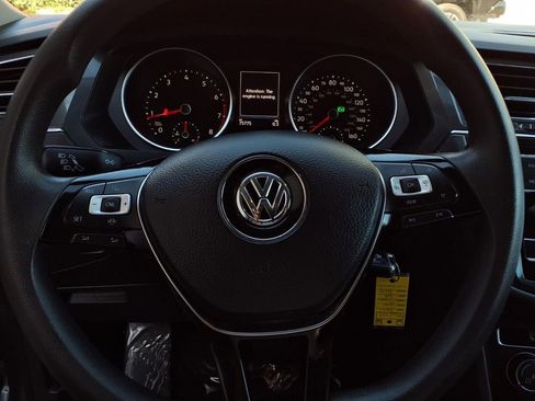 Used 2021 Volkswagen Tiguan S image 11