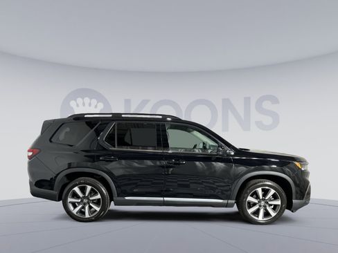 Used 2025 Honda Pilot Touring image 8