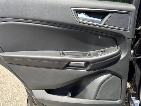 Used 2024 Ford Edge SE image 18