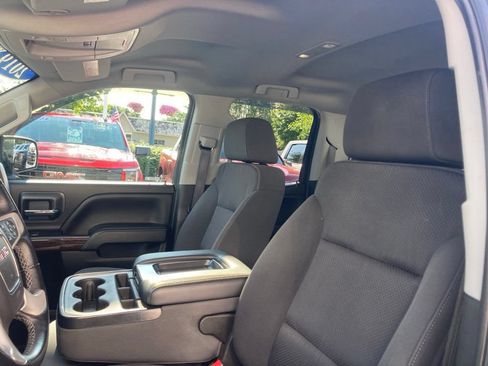 Used 2019 GMC Sierra 1500 SLE w/ SLE Value Package AWD/4WD image 22