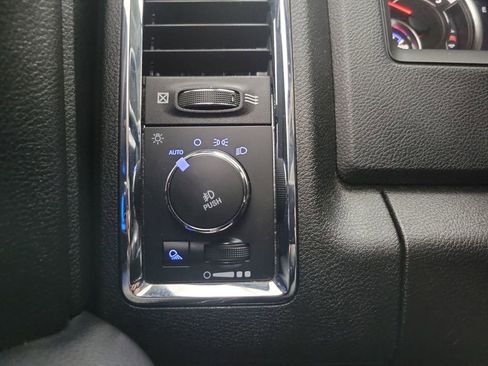 Used 2018 RAM 3500 Laramie image 32