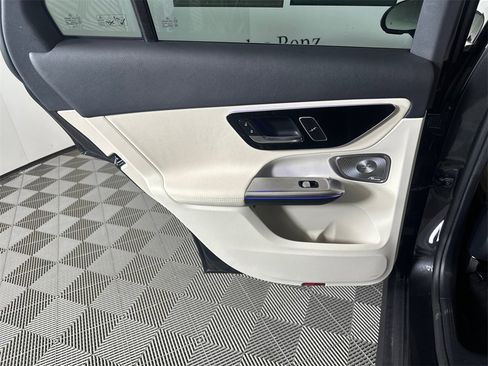 Certified 2025 Mercedes-Benz GLC 300 image 24