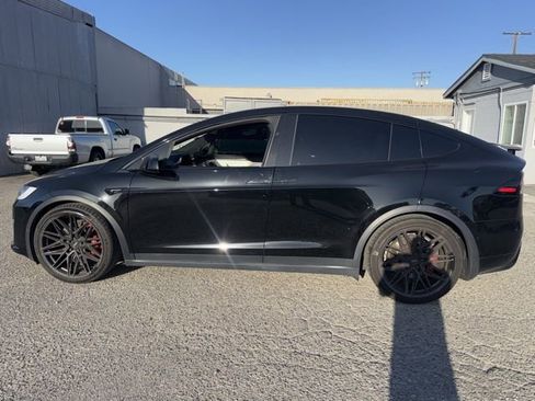 Used 2022 Tesla Model X Plaid image 8