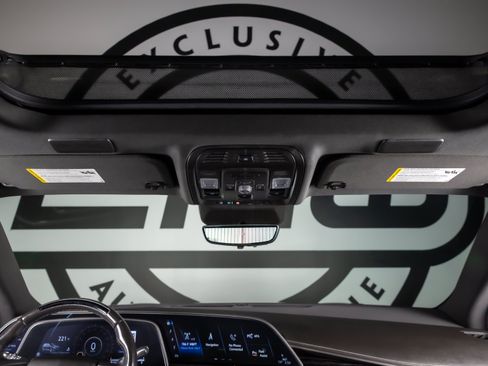 Used 2023 Cadillac Escalade Sport w/ LPO, ONYX Package AWD/4WD image 10