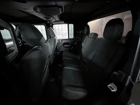 Used 2022 Jeep Gladiator Willys image 21