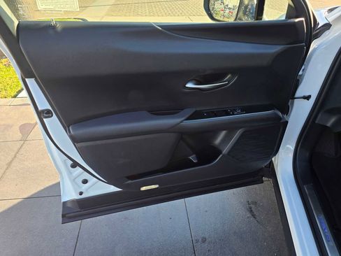 New 2026 Lexus UX 300h FWD image 23