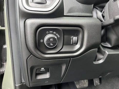 New 2026 RAM 1500 Express AWD/4WD image 13