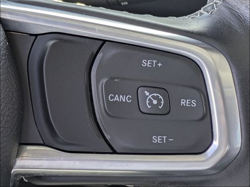 Used 2022 Jeep Gladiator Overland w/ Popular Equipment Package AWD/4WD image 26