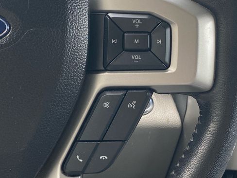 Used 2018 Ford F150 Lariat w/ Equipment Group 502A Luxury AWD/4WD image 9