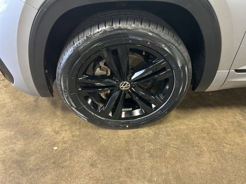 Used 2023 Volkswagen Atlas Cross Sport SEL R-Line image 26