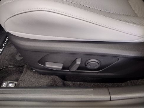 New 2026 Hyundai Elantra Limited FWD image 20