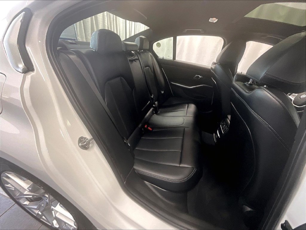 Used 2026 BMW 330i xDrive Sedan AWD/4WD image 16